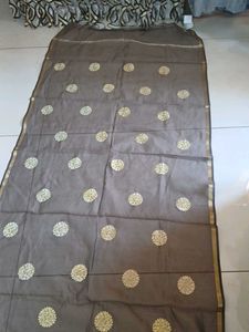 Elegant Dupatta with Gold Accents