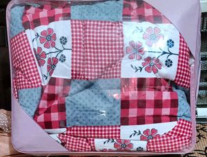 Beautiful Red Grey' AC' Comforter❤️🩶