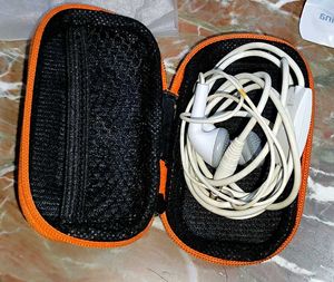 Earphones with Case (only one side working)