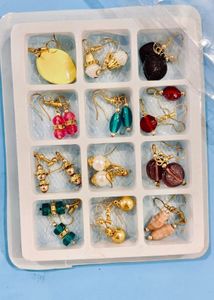 earring woman (pack of 16 )