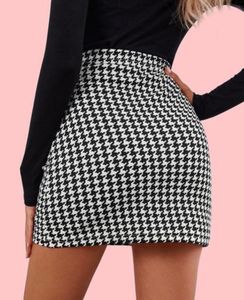 Chic Houndstooth Mini Skirt 🖤🤍✨
