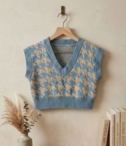 V-Neck Houndstooth Knit Vest
