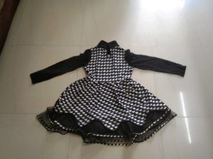 Chic Black &amp; White Patterned frock