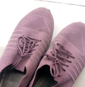 Women Purple sneakers  👟