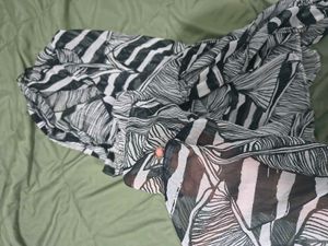 Chic Sheer Leaf Print Top