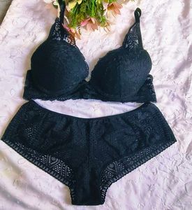Black Lace lingerie set 👍