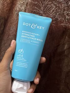 DOT &amp; KEY Gentle Face Wash