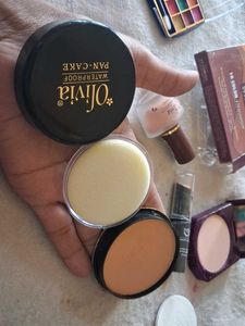 Olivia &amp; OBN Makeup Collection ( beauty combo pack
