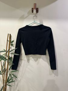 Must-Have Black Cardigan Crop Top 🖤