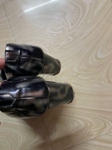 Black &amp; Silver Pumps