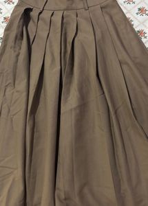 Stylish Black Top &amp; Brown Pleated Skirt