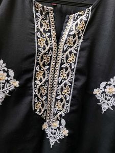 Black And White Kurtha Set