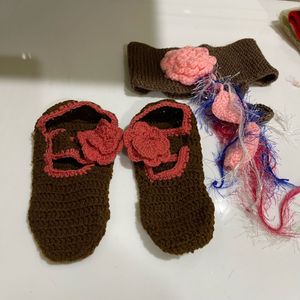 Designer Woollen Neck Band And Socks
