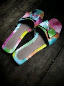 Stylish Women's Flats for Sale !