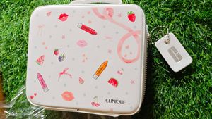 Clinique mini Makeup Bag