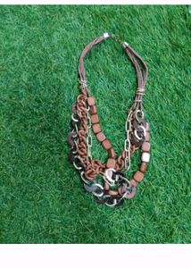 Multilayer Neckpiece