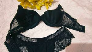 Comfy Black Bra With Beautiful Net Penty