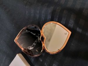 Charlotte Tilbury Heart Mirror