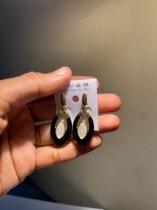 Elegant Drop Earrings - Black &amp; Gold Tone