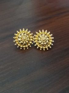 Exquisite Gold Tone Round Earrings