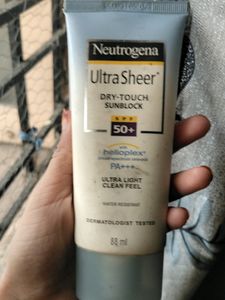 Neutrogena Ultra Sheer Dry Touch Sunscreen SPF 50+