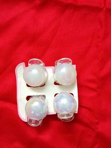 Set of 4 Pearl Hair Clips