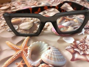 Stylish Black Cat-Eye Sunglasses