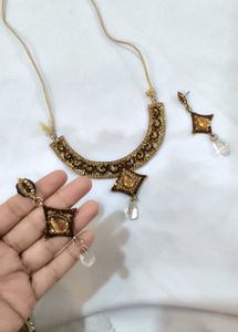 Elegant Necklace and Earring Set
