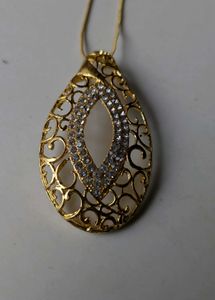 Elegant Gold Tone Pendant &amp; Earring Set