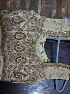 Embellished Sleeveless Kurta