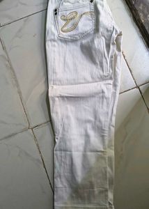 White Embroidered Capri Jeans