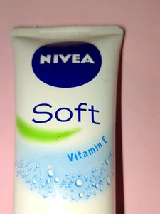 NIVEA Soft Moisturizer - 75ml