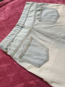 Minimal Light Blue Mom Fit Jeans