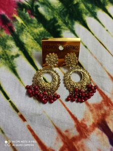 1+1 Traditional Ear Ring Combo In Golden &amp; Red Col