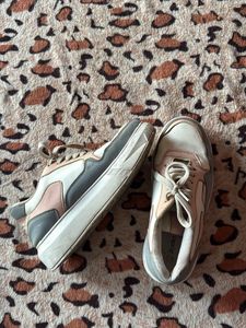 Zudio Sneakers