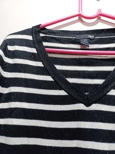 Original H@M Black And White Streps Sweater