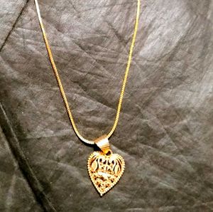 Elegant Gold Chain Collection