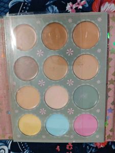 GOODCO Gingerbread House Eyeshadow Palette