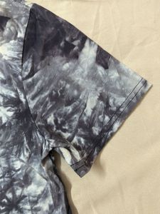Stylish Tie-Dye V-Neck Top