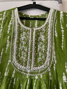 🏷️Green Tiered Embroidered Kurta