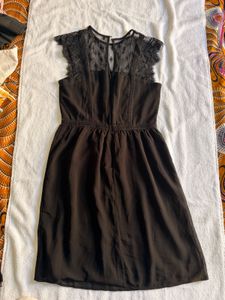 Elegant Black Lace Cap Sleeve Dress