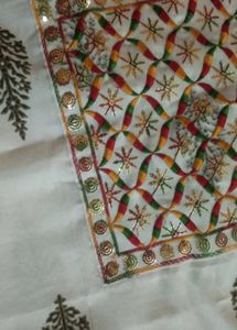 White &amp; Gold Leaf Print Kurti