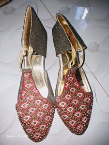 Gold And Red Colors Bellies