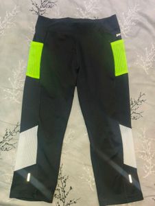 24 Street Stretchable Black Sports Capri Tights wi