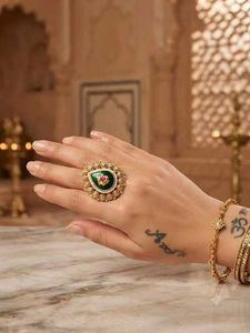 Elegant Emerald & Gold Statement Ring