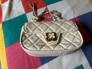 Chic Quilted Cream Crossbody Bag