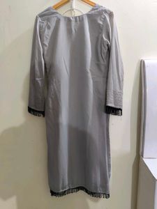 Elegant Grey Kurta Set with Intricate Embellishmen