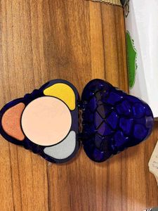 Heart-Shaped Eyeshadow Palette