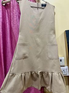 Chic Sleeveless Ruffle Hem Dress