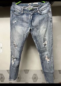 Ripped Skinny Jeans